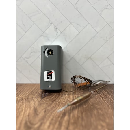 Johnson Controls Remote Bulb, SPDT -30 Degrees  to + 100 Degrees  6FTcap 16a. at120V. 8a. at240 V. MA24